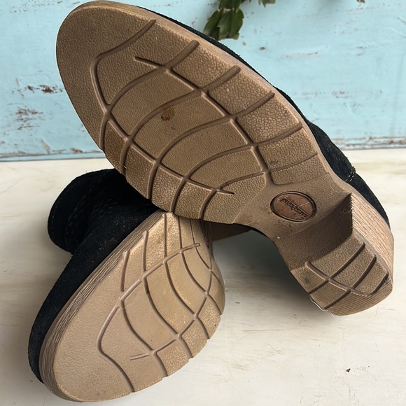 Earth Origins Black Boots- size 7 - Picture 5 of 11